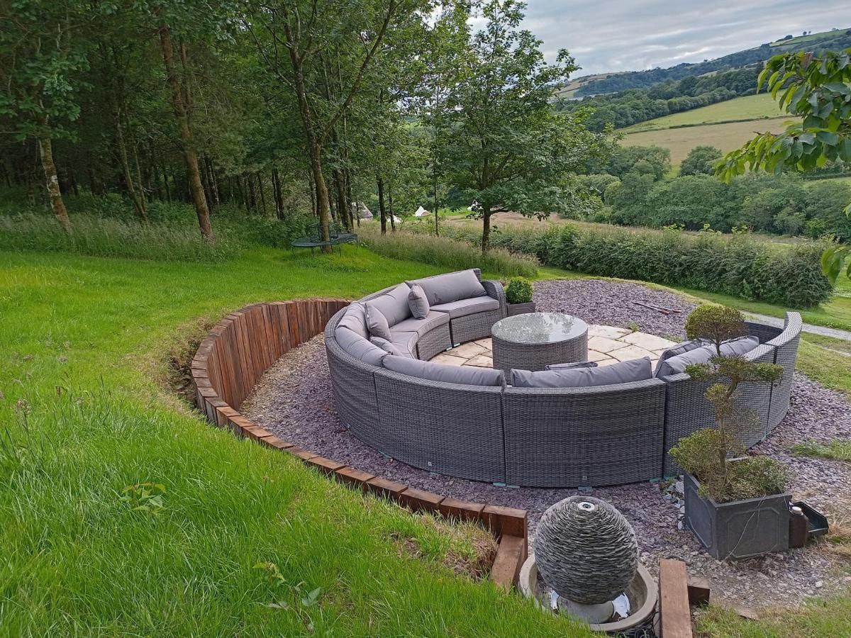 Hotel Oak Tree Farm Llanfynydd Exterior foto